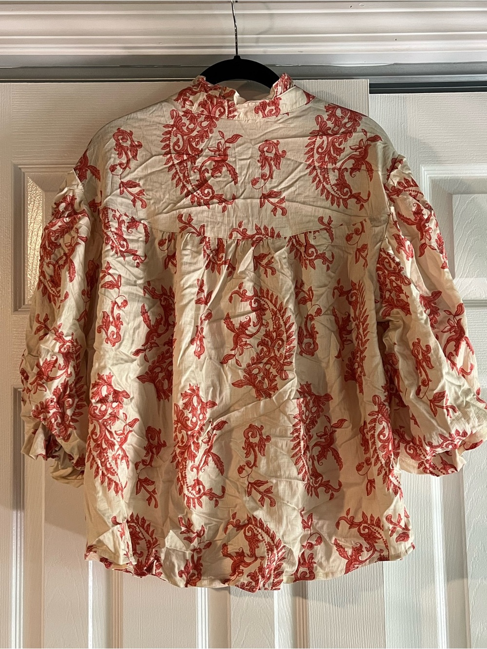 Cream Floral Puff-Sleeve Button-Up Top - Picture 2 of 6